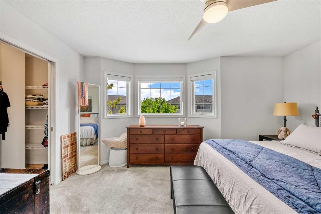 40 Chaparral Ridge Terrace Se, Calgary, AB - Indoor Photo Showing Bedroom