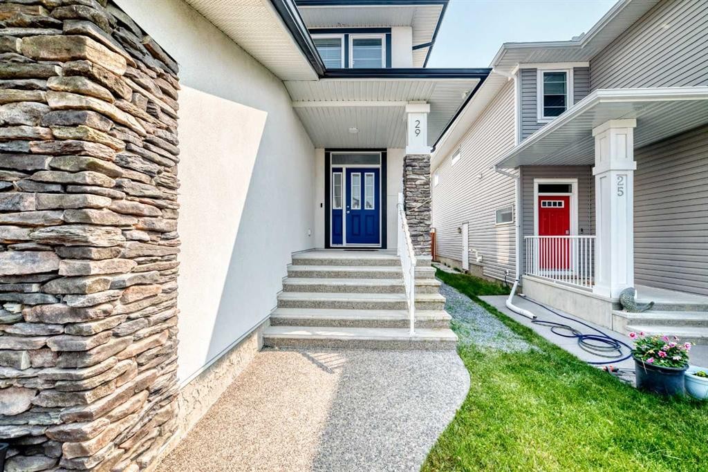 29 Redstone Manor, Calgary, AB - Outdoor
