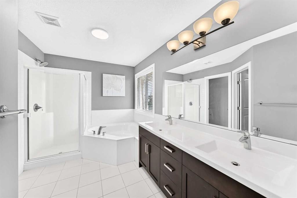 29 Redstone Manor, Calgary, AB - Indoor Photo Showing Bathroom