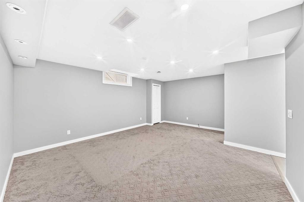 29 Redstone Manor, Calgary, AB - Indoor