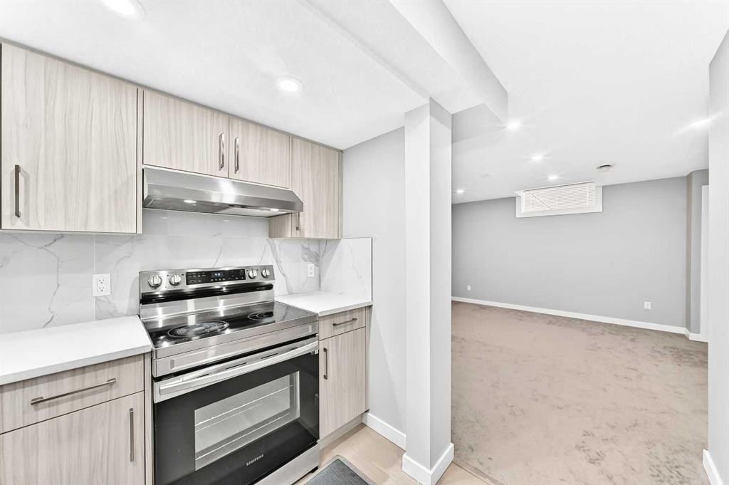 29 Redstone Manor, Calgary, AB - Indoor Photo Showing Kitchen