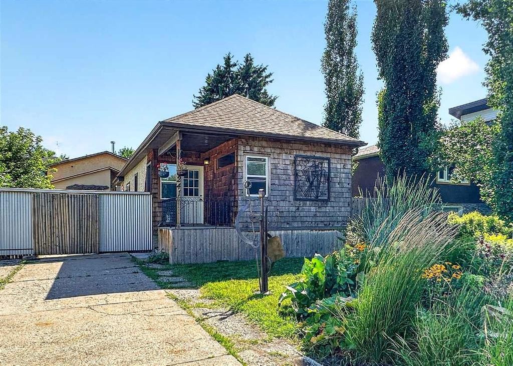 241 25 Avenue Ne, Calgary, AB - Outdoor
