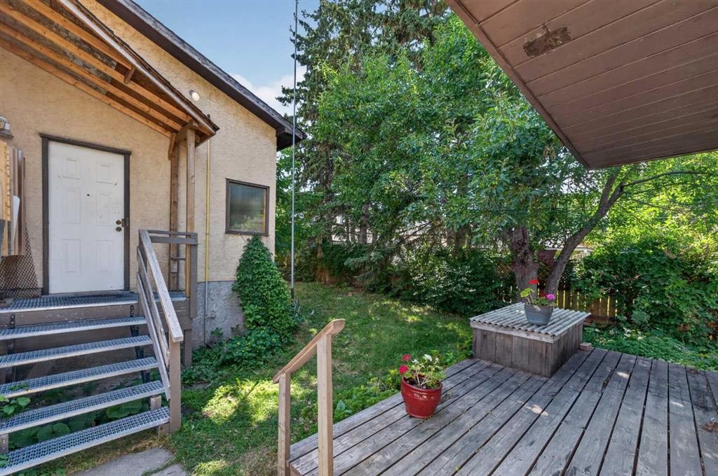 241 25 Avenue Ne, Calgary, AB - Outdoor With Deck Patio Veranda With Exterior