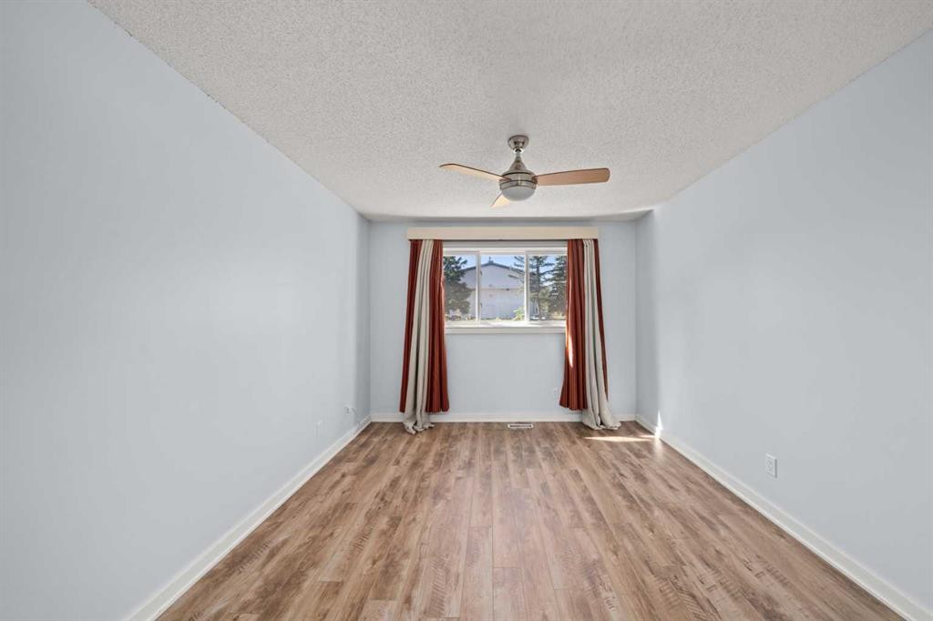 1213-200 Brookpark Drive Sw, Calgary, AB - Indoor Photo Showing Other Room