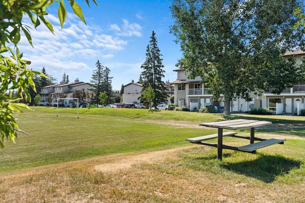 1213-200 Brookpark Drive Sw, Calgary, AB - Outdoor