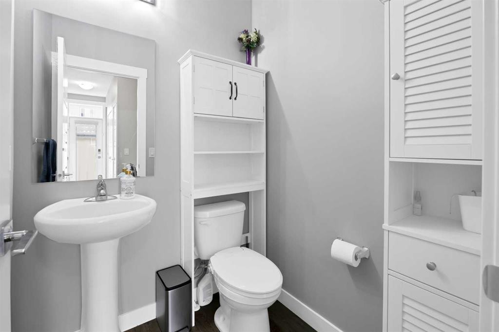 109 Skyview Parade Ne, Calgary, AB - Indoor Photo Showing Bathroom
