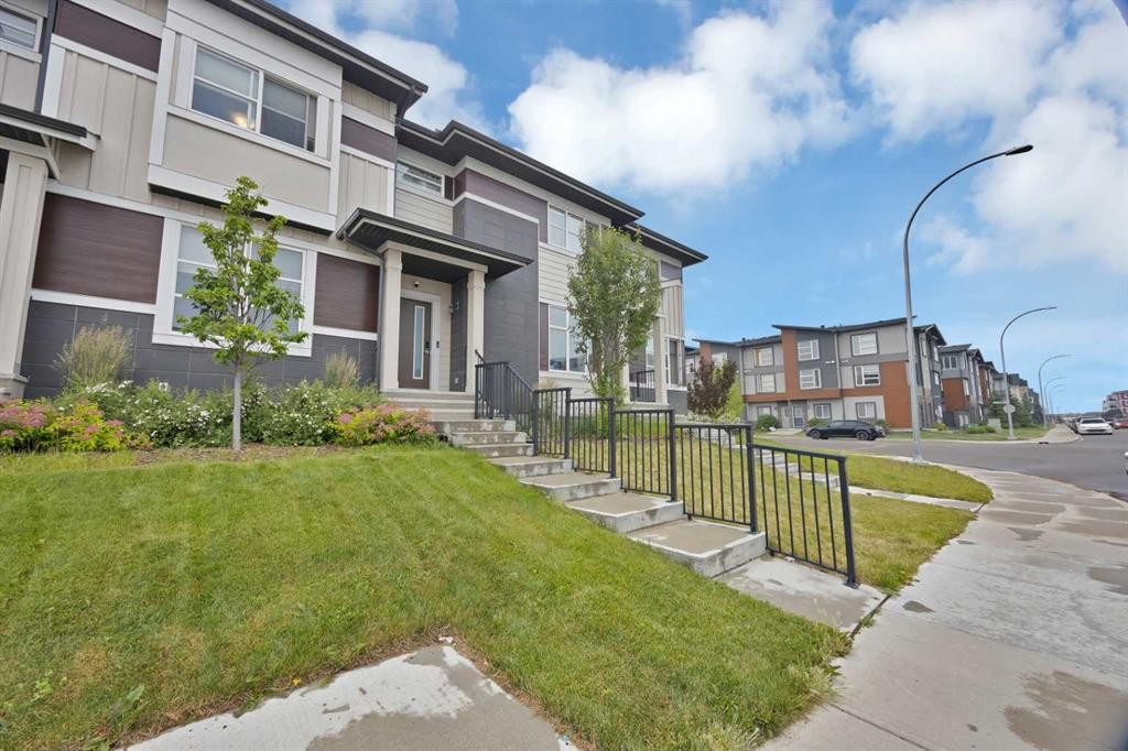 109 Skyview Parade Ne, Calgary, AB - Outdoor
