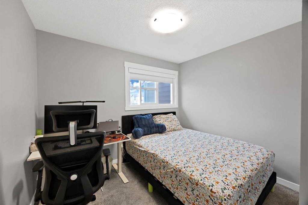 109 Skyview Parade Ne, Calgary, AB - Indoor Photo Showing Bedroom