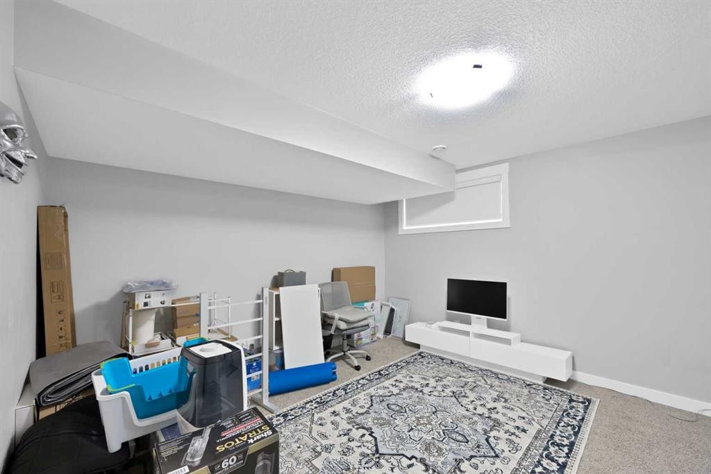 109 Skyview Parade Ne, Calgary, AB - Indoor Photo Showing Office
