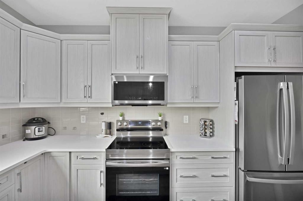 109 Skyview Parade Ne, Calgary, AB - Indoor Photo Showing Kitchen
