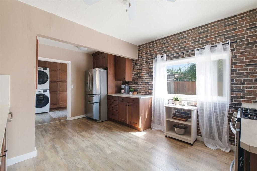 432 Centre Avenue Ne, Airdrie, AB - Indoor Photo Showing Other Room