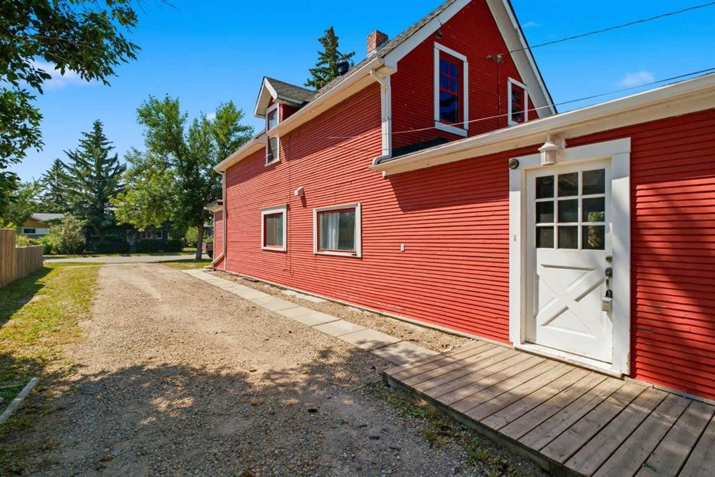 432 Centre Avenue Ne, Airdrie, AB - Outdoor With Exterior