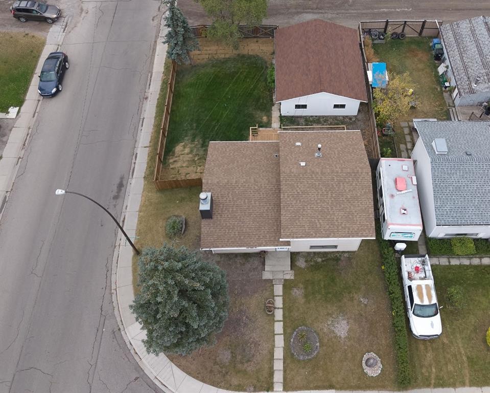 1176 Penrith Crescent Se, Calgary, AB - Outdoor