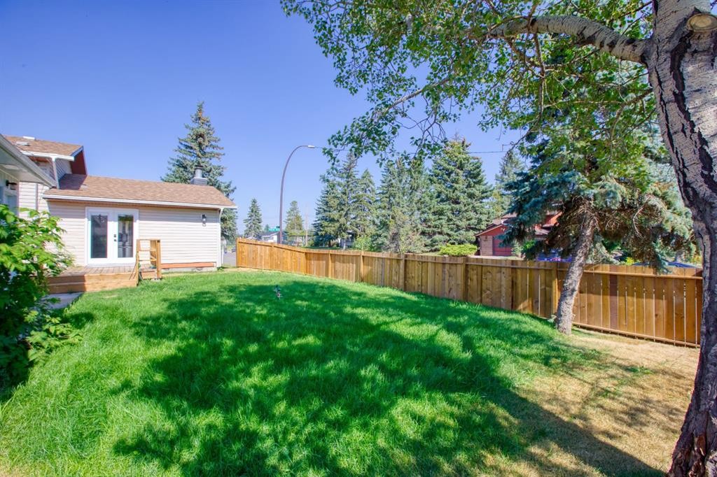1176 Penrith Crescent Se, Calgary, AB - Outdoor
