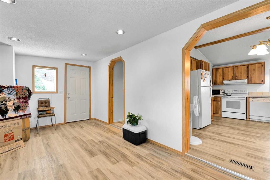 3123 Burroughs Manor Ne, Calgary, AB