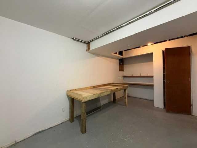 3915 29A Avenue Se, Calgary, AB - Indoor Photo Showing Other Room