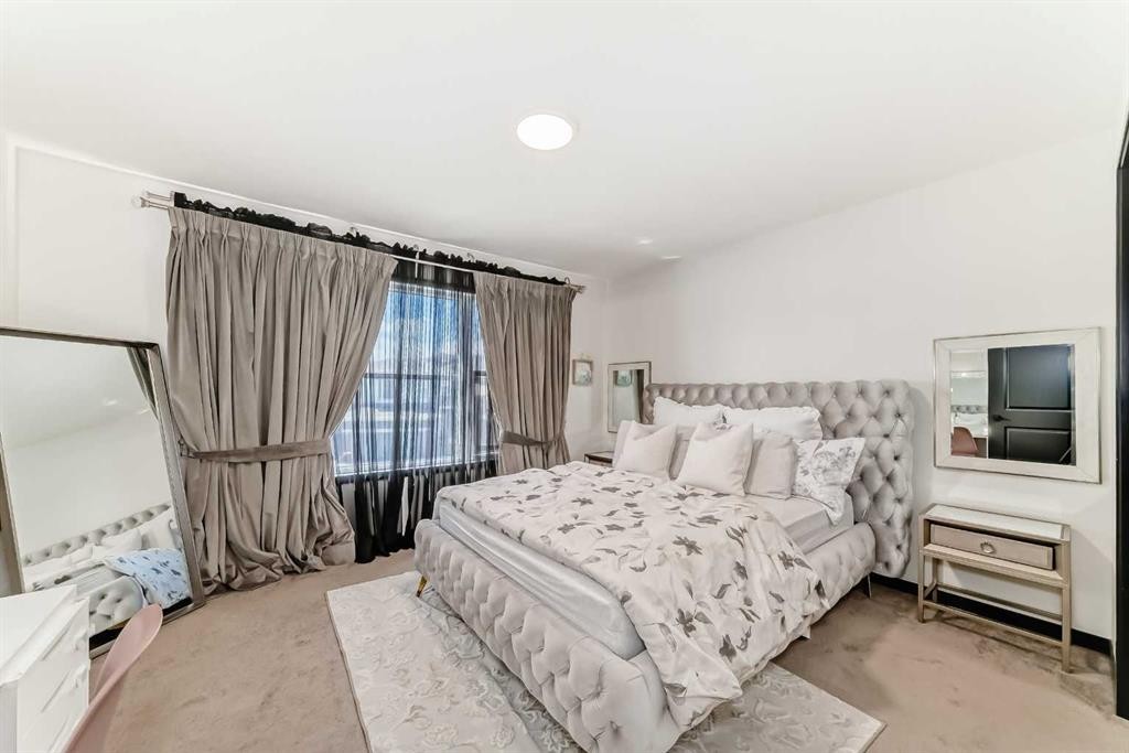 36 Howse Heights Ne, Calgary, AB - Indoor Photo Showing Bedroom