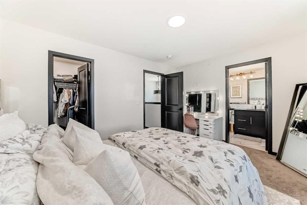 36 Howse Heights Ne, Calgary, AB - Indoor Photo Showing Bedroom