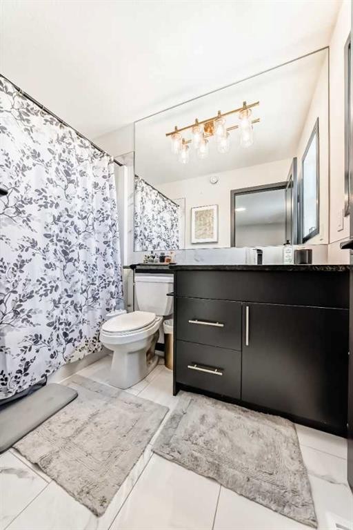 36 Howse Heights Ne, Calgary, AB - Indoor Photo Showing Bathroom