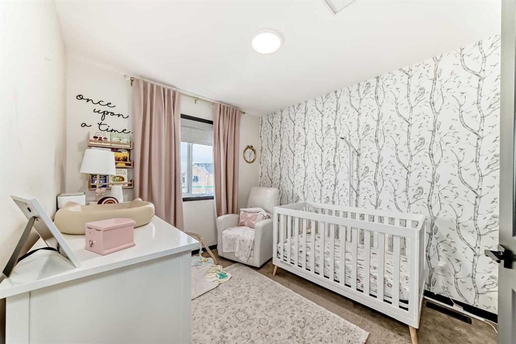 36 Howse Heights Ne, Calgary, AB - Indoor Photo Showing Bedroom