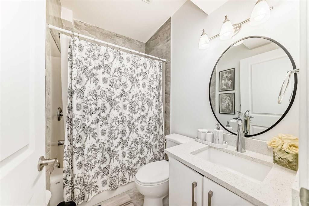 36 Howse Heights Ne, Calgary, AB - Indoor Photo Showing Bathroom