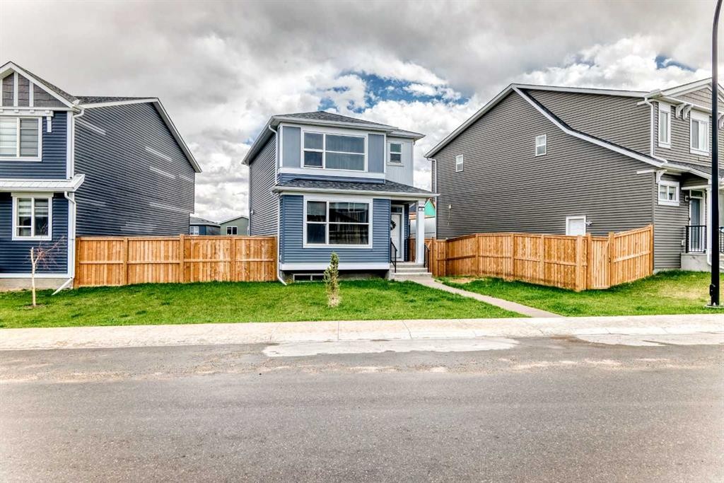 36 Howse Heights Ne, Calgary, AB - Outdoor