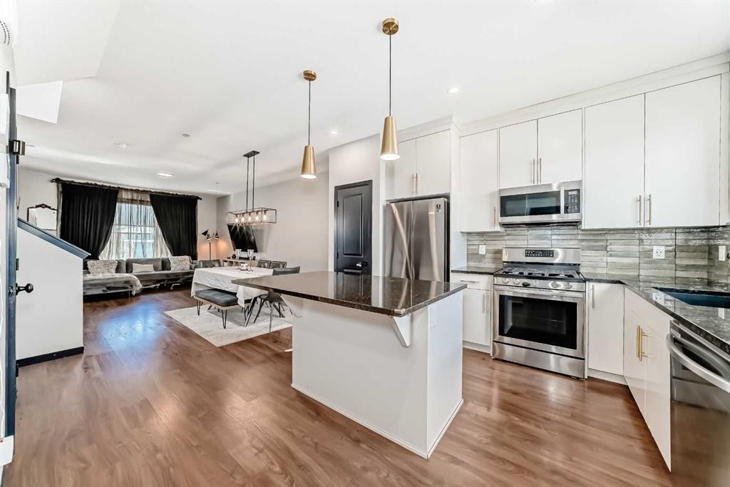 36 Howse Heights Ne, Calgary, AB - Indoor Photo Showing Kitchen With Upgraded Kitchen