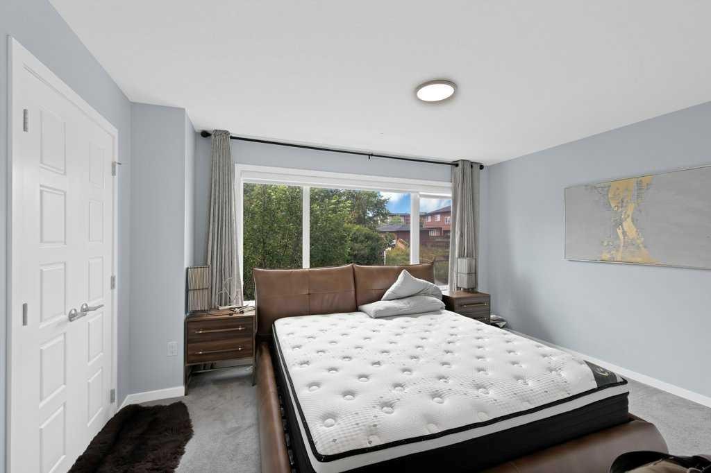 3306 2 Street Ne, Calgary, AB - Indoor Photo Showing Bedroom