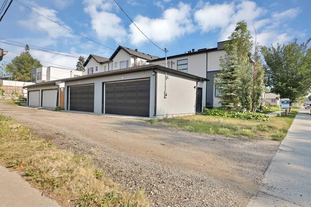 3306 2 Street Ne, Calgary, AB - Outdoor