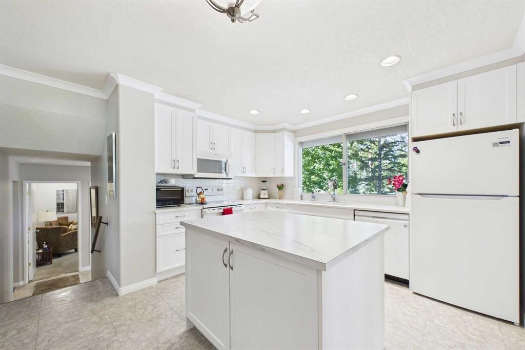10716 Mapleshire Crescent Se, Calgary, AB