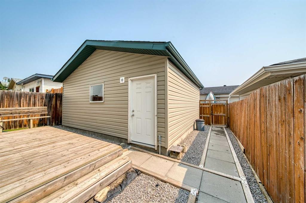 142 Arbour Meadows Close Nw, Calgary, AB - Outdoor With Exterior