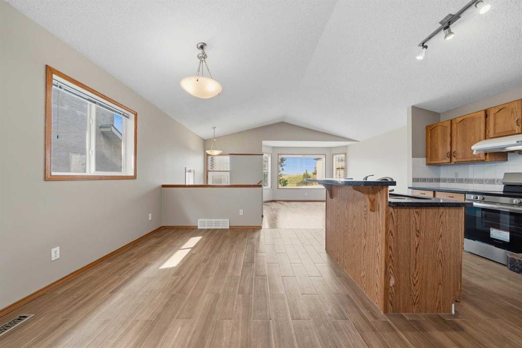 142 Arbour Meadows Close Nw, Calgary, AB - Indoor Photo Showing Kitchen
