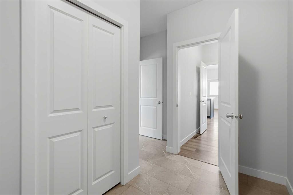 71 Belvedere Green Se, Calgary, AB - Indoor Photo Showing Other Room
