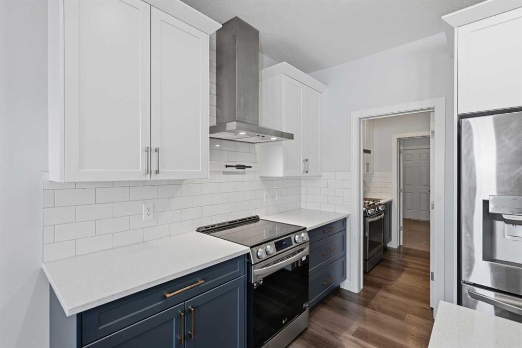 71 Belvedere Green Se, Calgary, AB - Indoor Photo Showing Kitchen