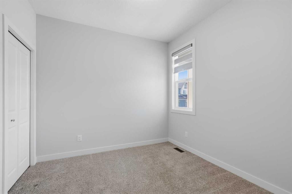 71 Belvedere Green Se, Calgary, AB - Indoor Photo Showing Other Room