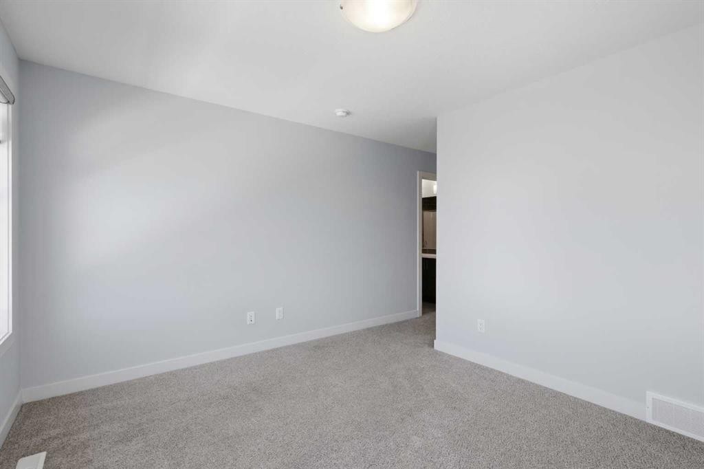 71 Belvedere Green Se, Calgary, AB - Indoor Photo Showing Other Room