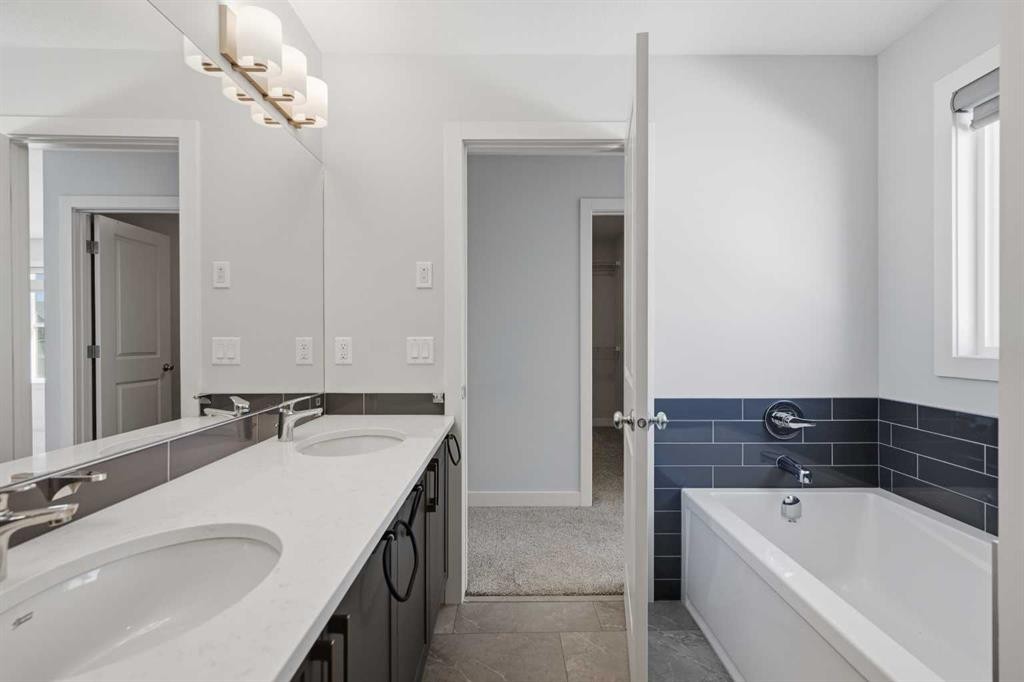 71 Belvedere Green Se, Calgary, AB - Indoor Photo Showing Bathroom