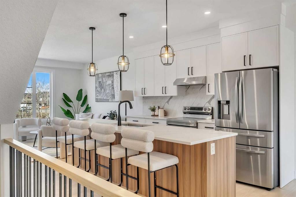 203-8850 48 Street Ne, Calgary, AB - Indoor Photo Showing Kitchen With Upgraded Kitchen