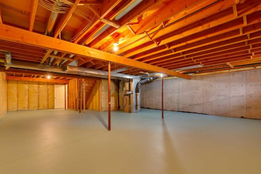 134 Hawkstone Manor Nw, Calgary, AB - Indoor Photo Showing Basement