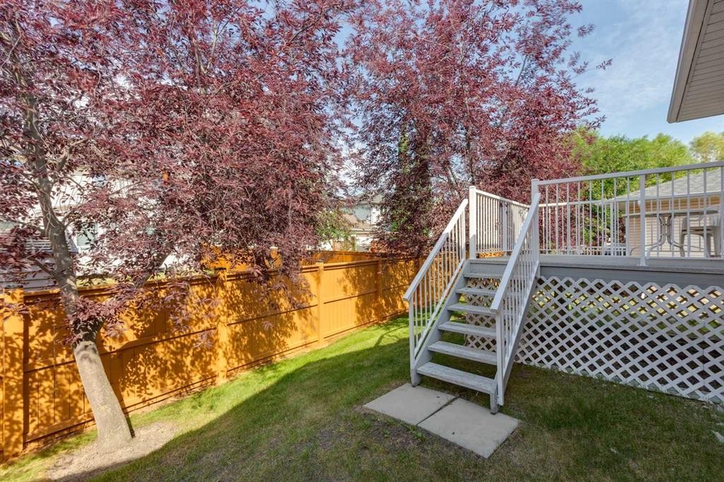 134 Hawkstone Manor Nw, Calgary, AB - Outdoor