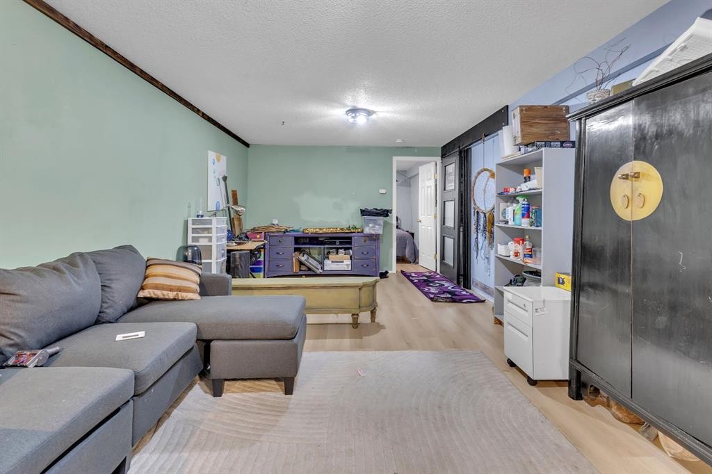 36 Dovista Court Se, Calgary, AB - Indoor Photo Showing Living Room