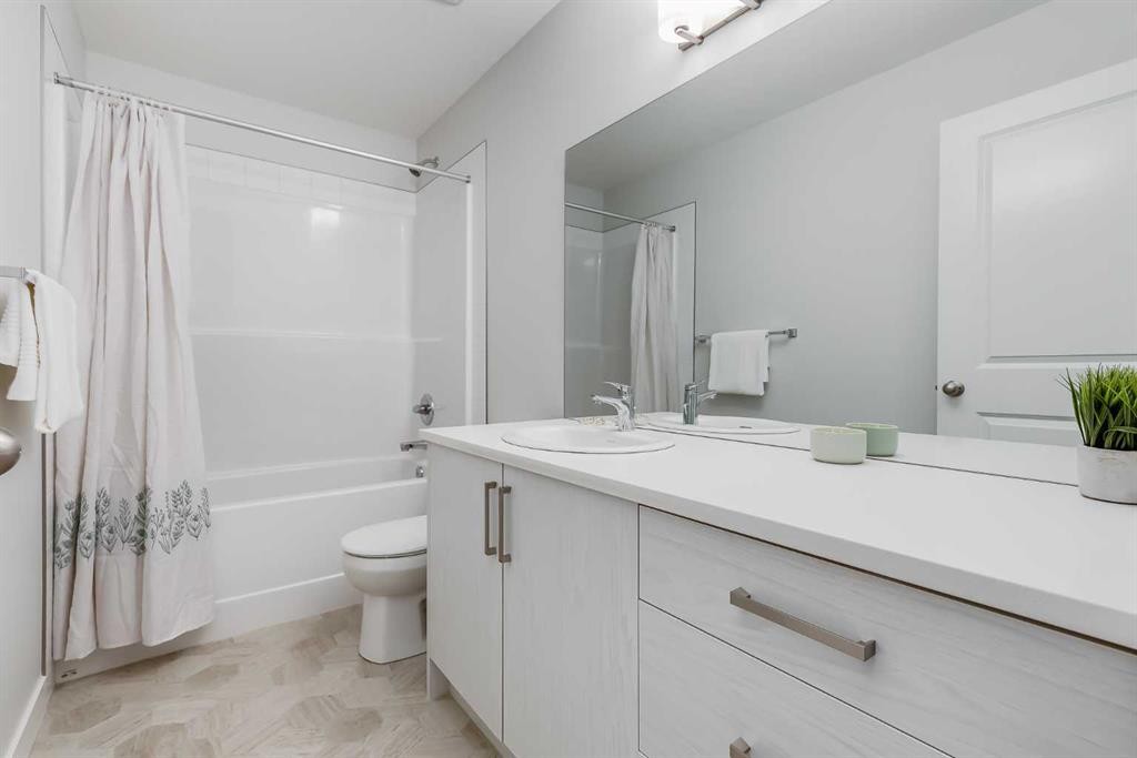 571 Canals Crossing Sw, Airdrie, AB - Indoor Photo Showing Bathroom