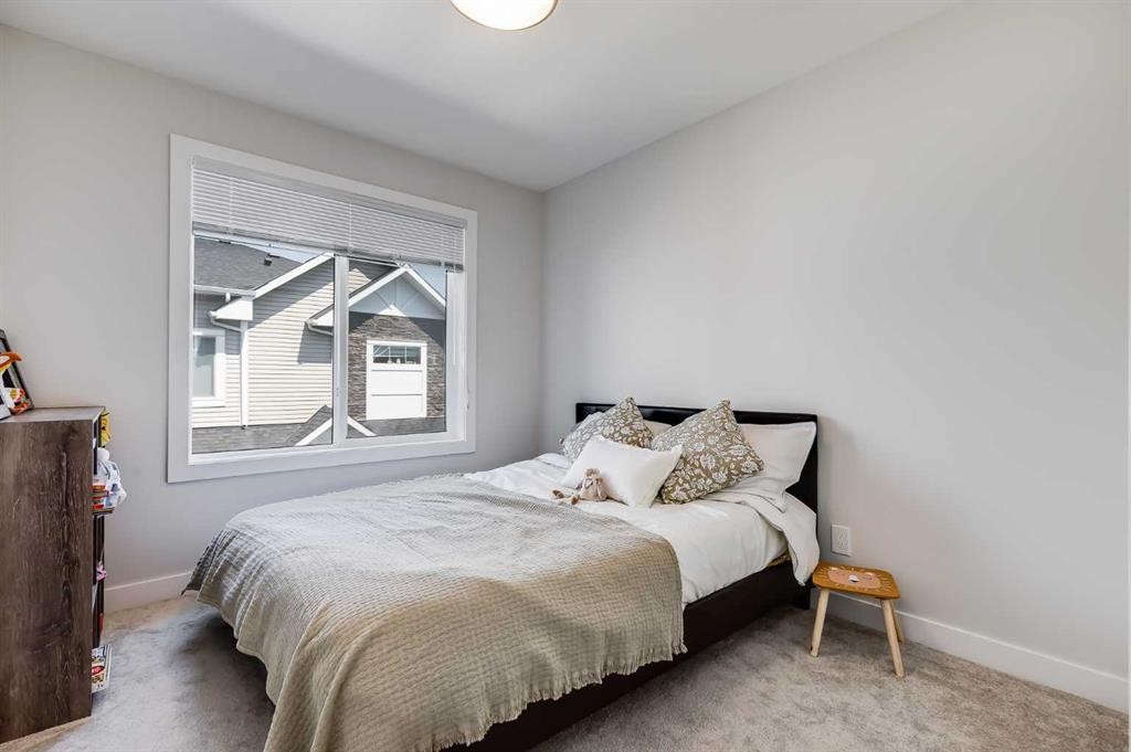 571 Canals Crossing Sw, Airdrie, AB - Indoor Photo Showing Bedroom