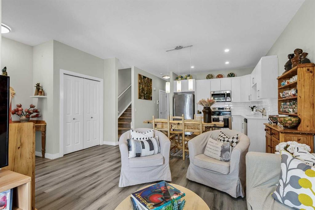 571 Canals Crossing Sw, Airdrie, AB - Indoor Photo Showing Living Room