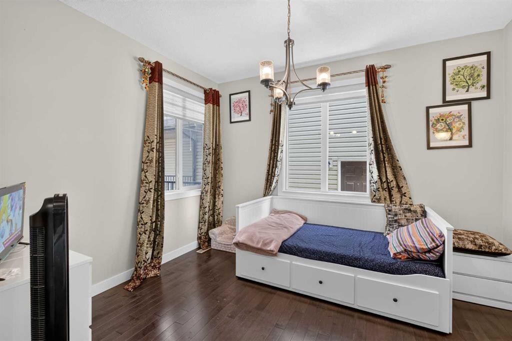 45 Saddlestone Drive Ne, Calgary, AB - Indoor Photo Showing Bedroom