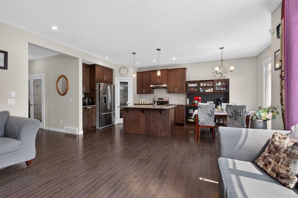 45 Saddlestone Drive Ne, Calgary, AB - Indoor