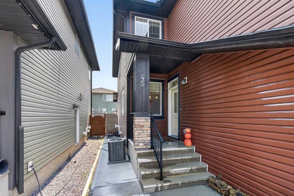 45 Saddlestone Drive Ne, Calgary, AB - Outdoor With Exterior