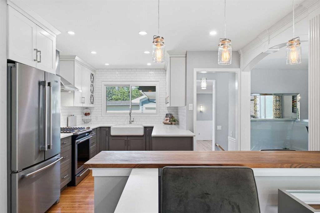 5008 Valiant Drive Nw, Calgary, AB