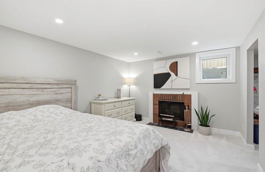 5008 Valiant Drive Nw, Calgary, AB