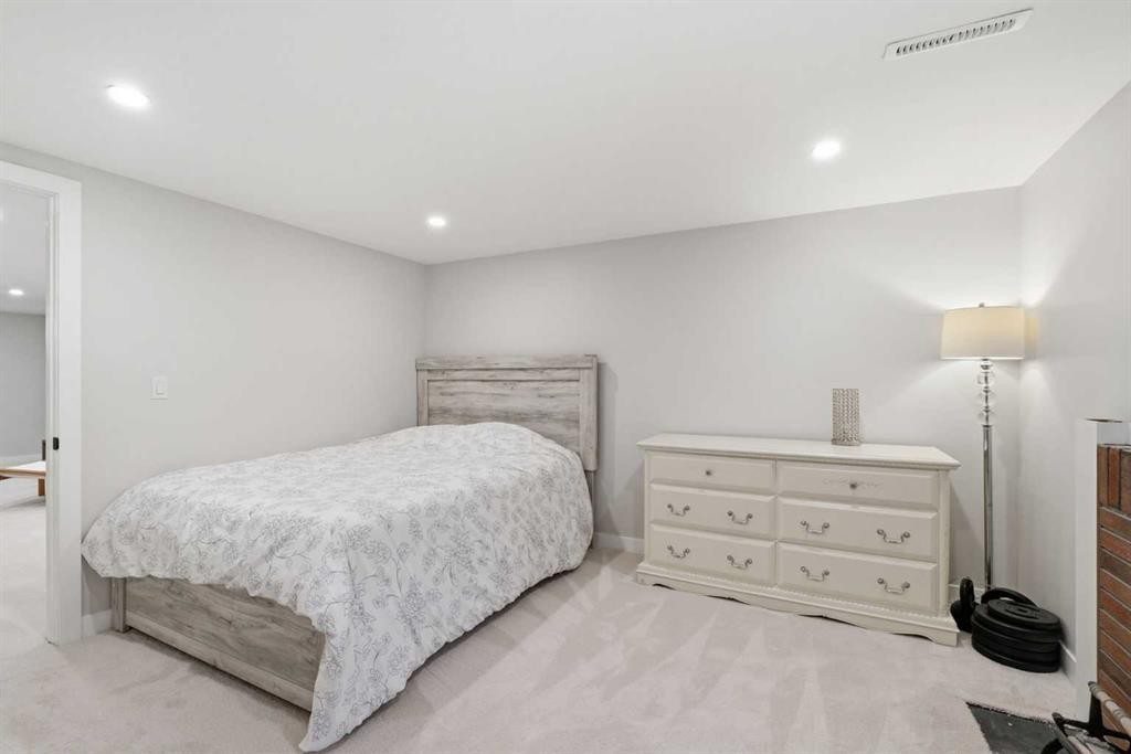 5008 Valiant Drive Nw, Calgary, AB